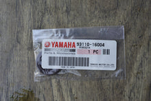 Cargar imagen en el visor de la galería, f 25 30 40 hp Yamaha 93110-16004 Oil Seal, Repair Kit 2 FOUR STROKE