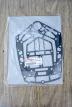 Load image into Gallery viewer, 200 225 250 hp Yamaha Upper Casing Gasket 60v-45114-01 Two Stroke 2003-09