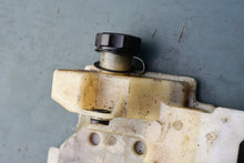 Cargar imagen en el visor de la galería, 30 25 20 15 hp Evinrude E-tec OIL TANK 5008995 Two Stroke