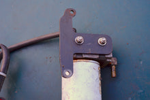 Lade das Bild in den Galerie-Viewer, 225 hp Ficht fuel filter housing 347060 0347060 Evinrude two stroke