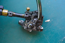 Lade das Bild in den Galerie-Viewer, 30 hp Mercury carburetor 823799A12 823799A11, 822514A2 OIL TANK, 818902A2 OIL PUMP, oil-injected Two Stroke