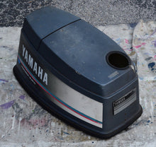 Lade das Bild in den Galerie-Viewer, 40 HP Yamaha top cowl 6H4-42610-U1-EK 6H4-42610 - 1989 - 1994 Old style engine cover, two stroke 50 HP