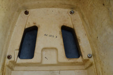 Lade das Bild in den Galerie-Viewer, 40 HP Yamaha top cowl 6H4-42610-U1-EK 6H4-42610 - 1989 - 1994 Old style engine cover, two stroke 50 HP