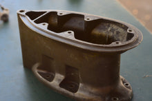 Lade das Bild in den Galerie-Viewer, 40 HP Evinrude OMC Johnson Midsection 5" extension spacer