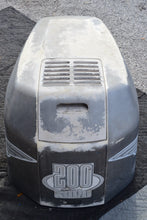 Cargar imagen en el visor de la galería, 200 225 250 hp Johnson ENGINE COVER 5001094 5001094 two stroke 2000 Ocean Pro