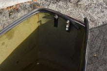 Cargar imagen en el visor de la galería, 200 225 250 hp Johnson ENGINE COVER 5001094 5001094 two stroke 2000 Ocean Pro