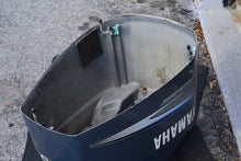 Load image into Gallery viewer, 225 250 HP Yamaha HPDI Top Cowl cover, cowling Two Stroke 60V-42610-00-8D