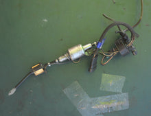 Cargar imagen en el visor de la galería, PARTS ONLY—-40 50 60 hp Evinrude E-tec 5007587 PUMP & MANIFOLD Assy oil tank Two Stroke