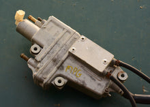 Cargar imagen en el visor de la galería, DF 60 70 HP Suzuki Vapor Seperator Tank VST 15600-99E00 SEPARATOR, FUEL VAPOR  (no Fuel Pump) 1998-2009