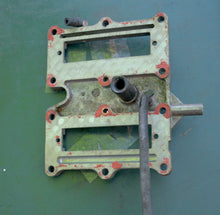 Cargar imagen en el visor de la galería, 40 50 60 hp Evinrude E-tec 5005279 REED PLATE, 0351216 idle air inlet fitting Two Stroke