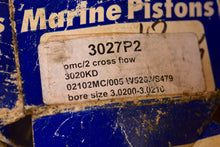 Lade das Bild in den Galerie-Viewer, OMC Pistons (2) 3027P2, Wiseco Marine 3020KD, bore 3.0200-3.0210, 25, 28, 30 and 35 hp 2 cylinder two stroke johnson evinrude outboards