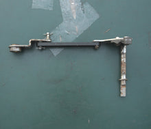 Cargar imagen en el visor de la galería, 40 50 60 75 90 hp Evinrude E-tec 5005238 05005238 Shift LEVER & SHAFT Assy, 0331224 LINK Shift lever to shift arm Two Stroke