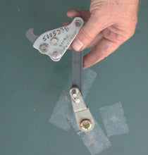 Cargar imagen en el visor de la galería, 40 50 60 75 90 hp Evinrude E-tec 5005238 05005238 Shift LEVER & SHAFT Assy, 0331224 LINK Shift lever to shift arm Two Stroke