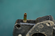 Cargar imagen en el visor de la galería, 25 35 HP Johnson Evinrude Carb Intake Manifold 0438077 438077 with reeds 0438610 438610, 1998, omc brp