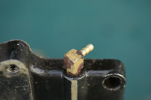 Cargar imagen en el visor de la galería, 25 35 HP Johnson Evinrude Carb Intake Manifold 0438077 438077 with reeds 0438610 438610, 1998, omc brp