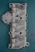 Cargar imagen en el visor de la galería, 50 60 HP Mercury Quicksilver Transfer Exhaust Manifold Cover 14428a 1, 87-90