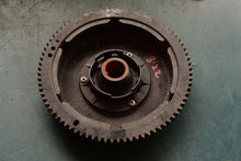 Load image into Gallery viewer, 150 175 hp Johnson Evinrude  Evinrude 514322 0584350 584350 FLYWHEEL, 60 degree V6