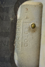 Cargar imagen en el visor de la galería, OMC Intake Manifold Adaptor 3850039 03850039 5.7 5.0 4.3 Liter sterndrive, TBI Models