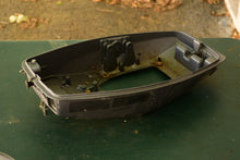 Load image into Gallery viewer, 25 30 Hp Yamaha lower pan 689-W4271-00-EK BOTTOM COWLING, 25 hp two stroke