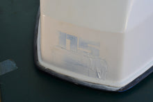 Cargar imagen en el visor de la galería, 88 90 115 112 hp Johnson Evinrude 0436148 436148 ENGINE COVER ASSY crossflow and bubble back also compatible w 85, 88 90 hp V-4 outboards