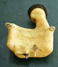 Cargar imagen en el visor de la galería, F 4 & 6 hp Yamaha 6EE-F4111-11-00 TANK, FUEL, 6BX-24610-10-00 FUEL CAP, 2014 & later