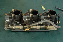 Cargar imagen en el visor de la galería, 150 175 hp OMC Johnson Evinrude V6 CARBURETOR SET 0439211 5002130 Port & Starboard 0439212 5002131 with FUEL MANIFOLD TUBES two stroke PX CX