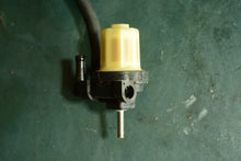 Load image into Gallery viewer, 40 50 60 hp Mercury 899106 899106T01 PUMP ASSEMBLY Fuel, 879884T FUEL FILTER assy, 2016 four stroke EFI