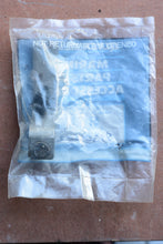 Load image into Gallery viewer, Mercruiser Quicksilver 813096a 2 rear latch kit