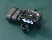 Cargar imagen en el visor de la galería, 90 115 150 175 hp Johnson Evinrude 0777662 777662 0584914 586343 Flywheel Sensor Assembly OIS ignition Two Stroke