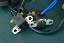 Lade das Bild in den Galerie-Viewer, DF 25 hp Suzuki 32120-95J00 STATOR & PULSER COIL twin v motor 2006 outboard