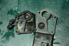 Cargar imagen en el visor de la galería, 50 40 hp Tohatsu Nissan 3KYB023000 EXHAUST COVER ASSY 3KYB010310 THERMOSTAT CAP mfs nfs Four Stroke