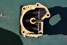 Cargar imagen en el visor de la galería, 185 200 225 300 hp Johnson Evinrude Carburetor 433375 0433375 bowl 333525 0333525, OMC  two stroke outboards