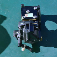 Cargar imagen en el visor de la galería, 185 200 225 300 hp Johnson Evinrude Carburetor 433375 0433375 bowl 333525 0333525, OMC  two stroke outboards