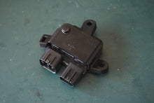 Load image into Gallery viewer, DF 9.9b 15 20 HP Suzuki trim relay & holder 38860-76f01, 2015, 9.9 hp