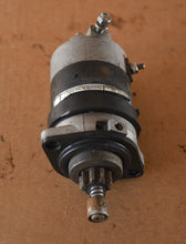Cargar imagen en el visor de la galería, DT 140 115 hp Suzuki STARTER MOTOR Assy 31100-94601 1999 two stroke 1986-2001