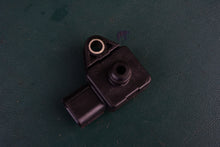 Cargar imagen en el visor de la galería, BF 200 225 hp Honda 37830-PGK-A01 intake MAP SENSOR ASSY four stroke 2002-up
