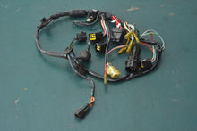 Load image into Gallery viewer, F 100 80 hp Yamaha Engine Wiring Harness 67f-82590-00-00 four stroke 1999