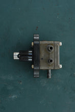 Lade das Bild in den Galerie-Viewer, BF 25 HP Honda 16700-ZW1-004 Fuel Pump Assy four stroke 25-90 hp compatible outboards