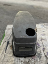 Lade das Bild in den Galerie-Viewer, 40 HP Yamaha top cowl 6H4-42610-U1-EK 6H4-42610 - 1989 - 1994 Old style engine cover, two stroke 50 HP
