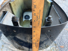 Lade das Bild in den Galerie-Viewer, 90 75 hp Mercury top cowl 822361A15 engine cover, two stroke