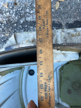 Lade das Bild in den Galerie-Viewer, 90 75 hp Mercury top cowl 822361A15 engine cover, two stroke