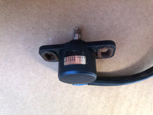 Lade das Bild in den Galerie-Viewer, 200 225 250 300 hp Mercury Throttle Position SENSOR ASSY 821664 electrical NLA 039400-0040 two stroke 3.0 liter motors