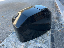 Lade das Bild in den Galerie-Viewer, 90 75 hp Mercury top cowl 822361A15 engine cover, two stroke
