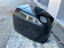 Lade das Bild in den Galerie-Viewer, 90 75 hp Mercury top cowl 822361A15 engine cover, two stroke