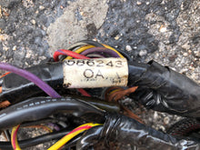 Lade das Bild in den Galerie-Viewer, 200 225 250 hp Johnson Evinrude harness 586243 OA 1998-2001, rigging, OMC