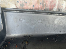 Load image into Gallery viewer, 200 225 hp Johnson 344806 0344806 LOWER COVER Port 0439773 439773 LOWER & SEAL Stbd Evinrude Two Stroke Venom Gray