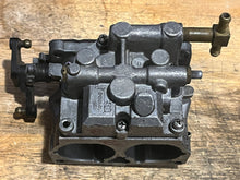Lade das Bild in den Galerie-Viewer, 200 175 150 hp Mercury CARBURETOR SET WMH 16-1 16-2 16-3 top 3308-9672A44 3311-818650A4 818650A52, center 3308-9672A45 818650A5 818650A53, bottom 3308-9672A46 818650A6 818650A59 two stroke v6 compatible 175 150 hp
