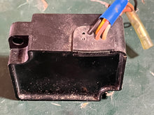 Cargar imagen en el visor de la galería, 150 175 200 hp Yamaha CONTROL UNIT cdi 6G5-85590-10-00 icu-10 Two Stroke 1984-89 superseded 6G5-85590-11-00 6G5-85590-12-00
