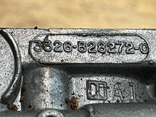 Lade das Bild in den Galerie-Viewer, 200 hp Mercury CARBURETOR SET WMH 16-1 16-2 16-3 top 3308-9672A44 3311-818650A4 818650A52, center 3308-9672A45 818650A5 818650A53, bottom 3308-9672A46 818650A6 818650A59 two stroke v6 compatible 175 150 hp
