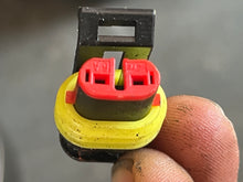 Load image into Gallery viewer, 30 25 15 hp Evinrude E-tec NEUTRAL SWITCH sensor 0586780 BRACKET 0353968 two stroke 2017 AA AB AF 2012-up
